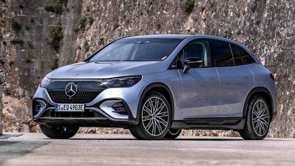 Mercedes-Benz-EQE_SUV-fuse-box-fire