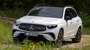 Mercedes-Benz-GLC-fuse-box-fire