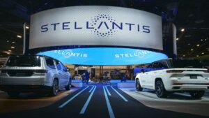 34-25-stellantis-fuel-leak-fire
