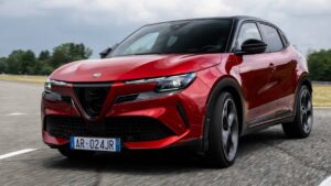 Alfa-Romeo-Junior-2024-2025-fuel-fire