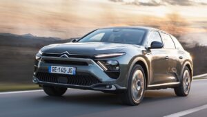 Citroen-C5-X-2022-2025-fuel-fire